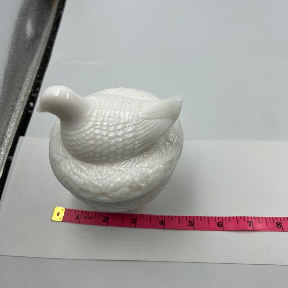 Vtg 60s AVON Milk Glass Bird Duck Hen Chicken On Nest Covered Candy Dish - Picture 5 of 7